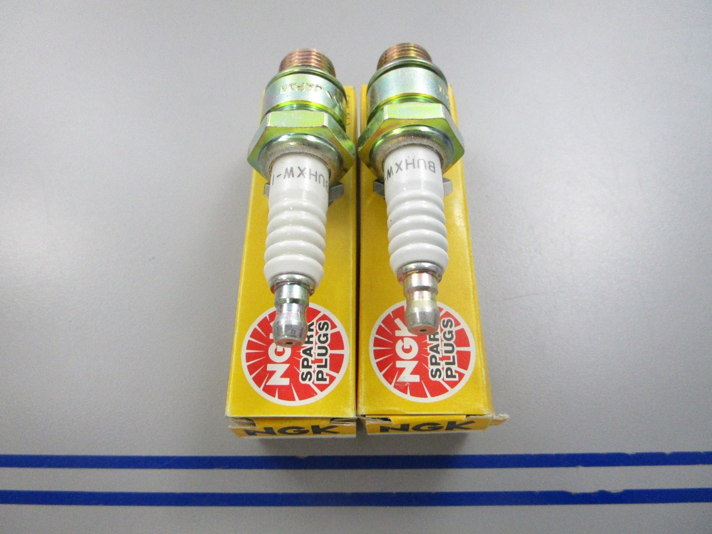 NEW (LOT OF 2) BUHXW-1 NGK Spark Plug 0810