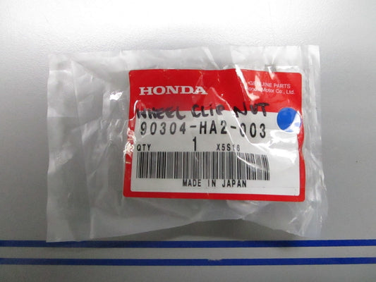 *NEW OEM* 0810 Honda Wheel Clip Nut 90304-HA2-003