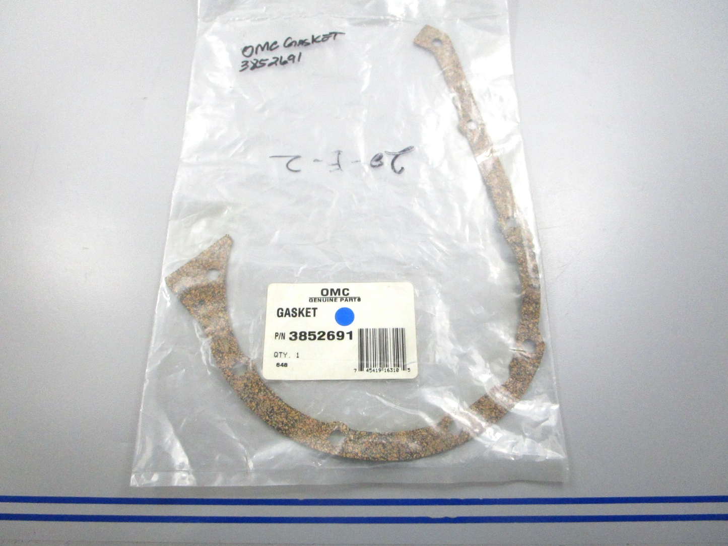 NEW OEM 3852691 OMC Johnson Evinrude Gasket 0810