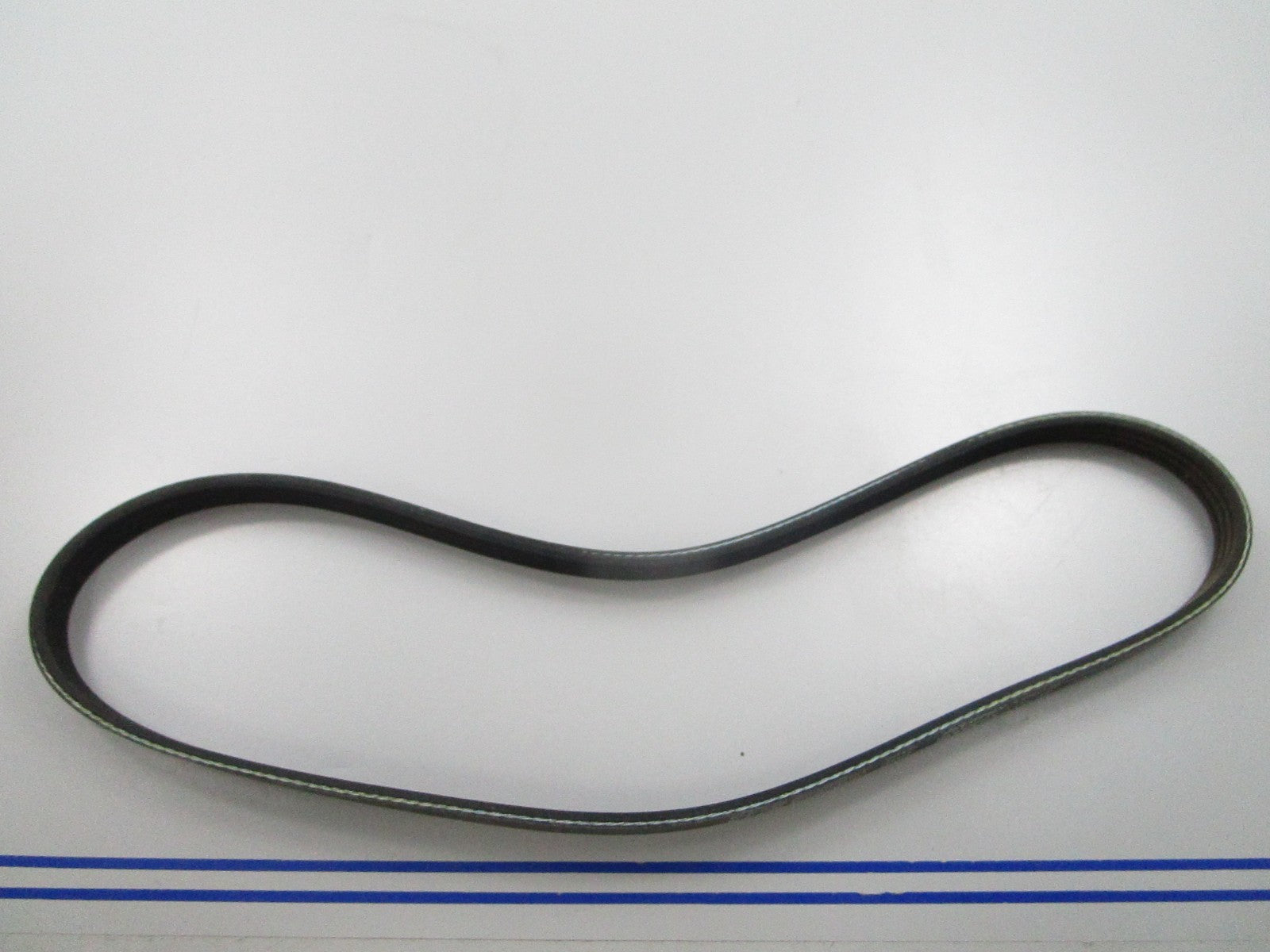 NEW K040330 Gates Micro-V Serpentine Belt 0810
