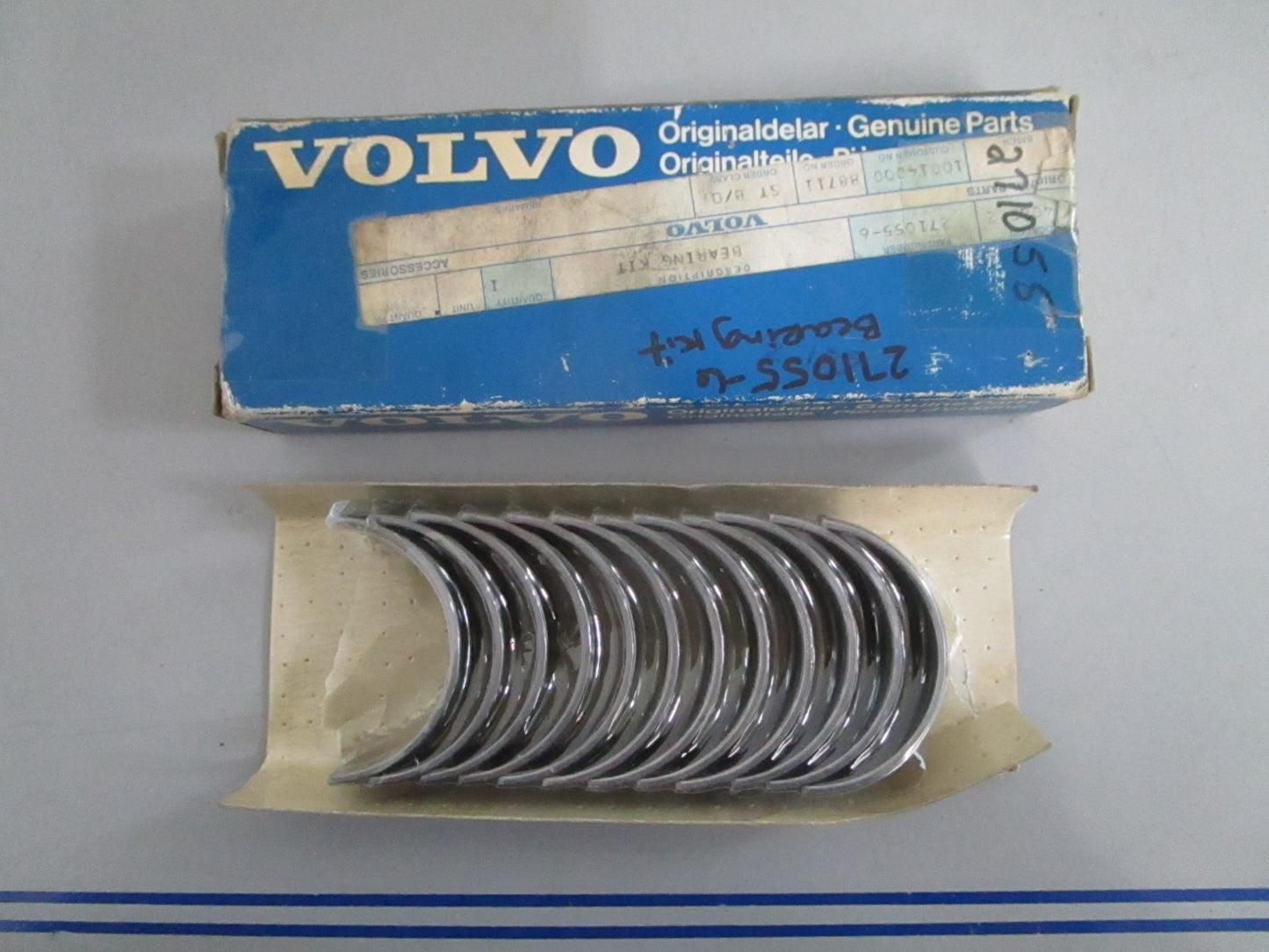 NEW OEM 271055 Volvo Penta Rod Bearing Set 0820