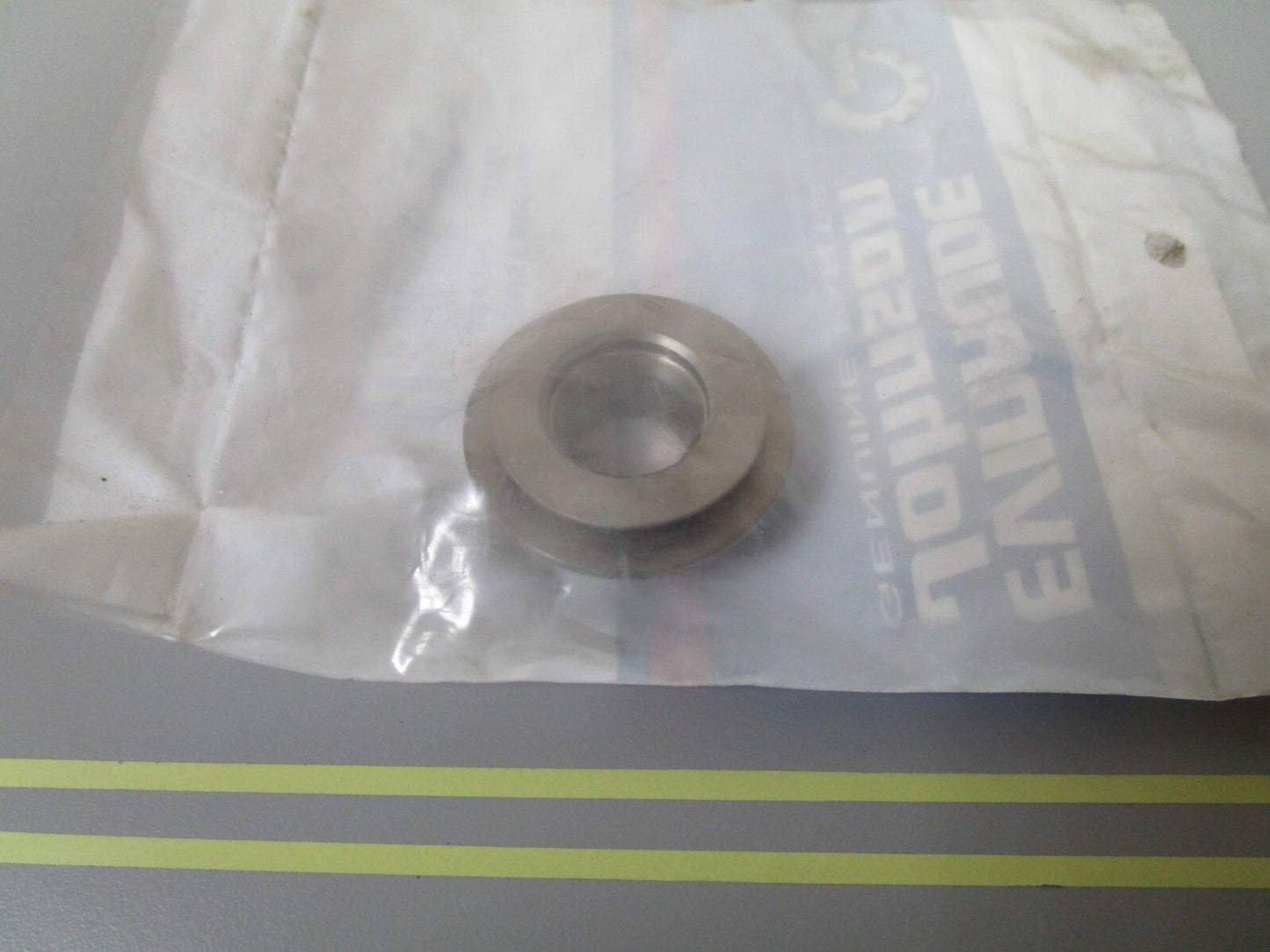 *NEW OEM* 0810 OMC Johnson Evinrude Thrust Bushing 334590 0334590