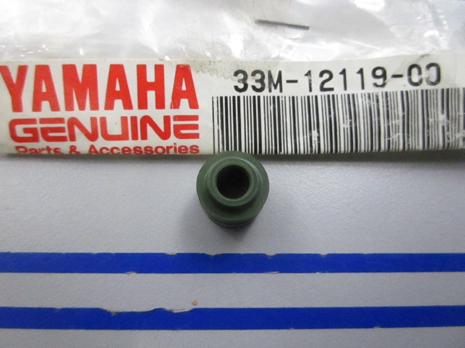 NEW OEM 33M-12119-00-00 Yamaha Valve Seal 0810