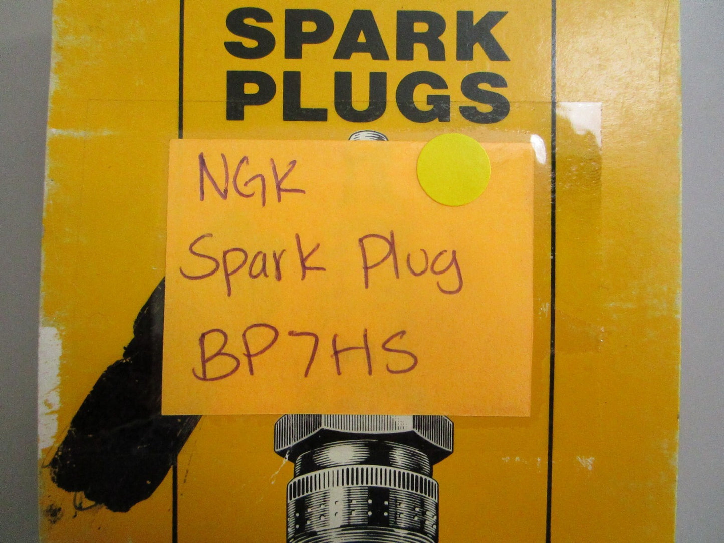 *NEW* 0820 (LOT OF 10) NGK Spark Plug BP7HS