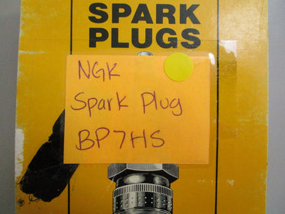 *NEW* 0820 (LOT OF 10) NGK Spark Plug BP7HS