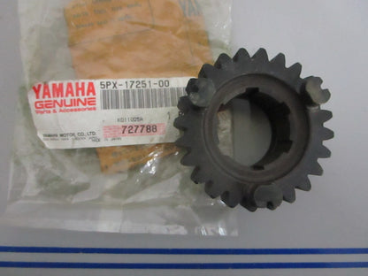 NEW OEM 5PX-17251-00-00 Yamaha 24T 5th Wheel Gear 0820