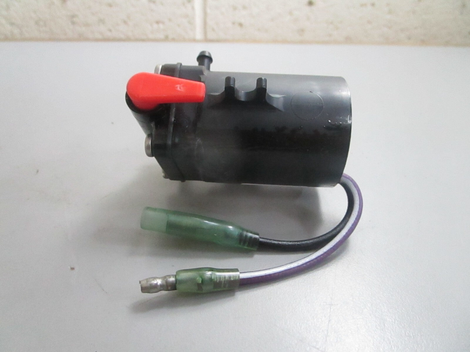 *NEW OEM* 0820 OMC Johnson Evinrude Fuel Primer 435225 0435225 338180