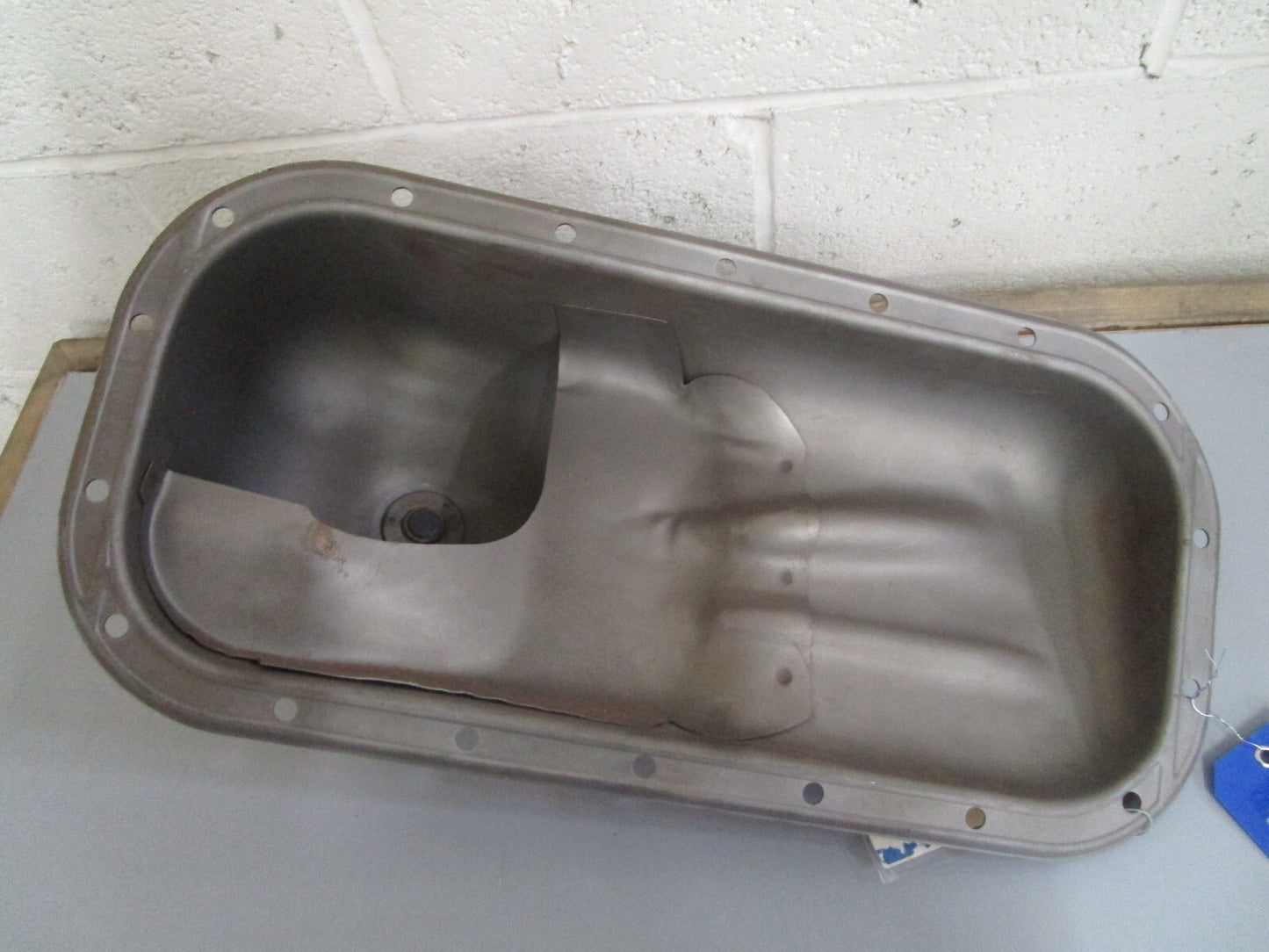 *NEW OEM* 0820 Volvo Penta AQ125A AQ120B Oil Sump 841367