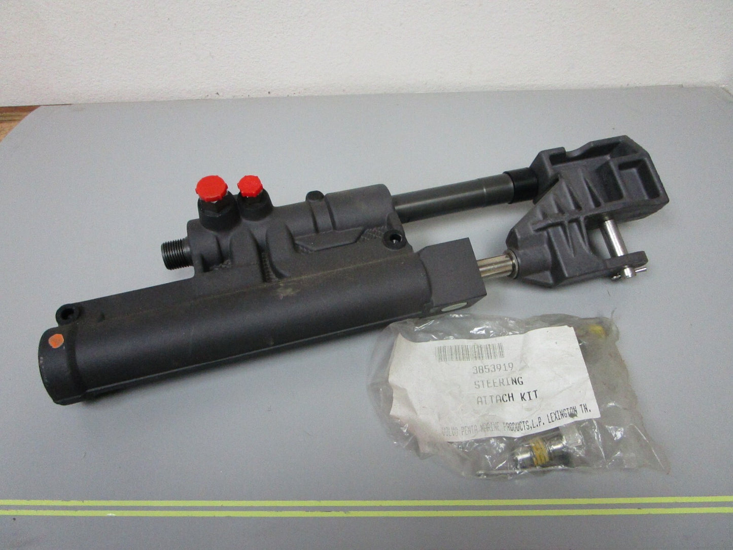 *NEW OEM* 0720 Volvo Penta Power Steering Actuator 3858128 21910902