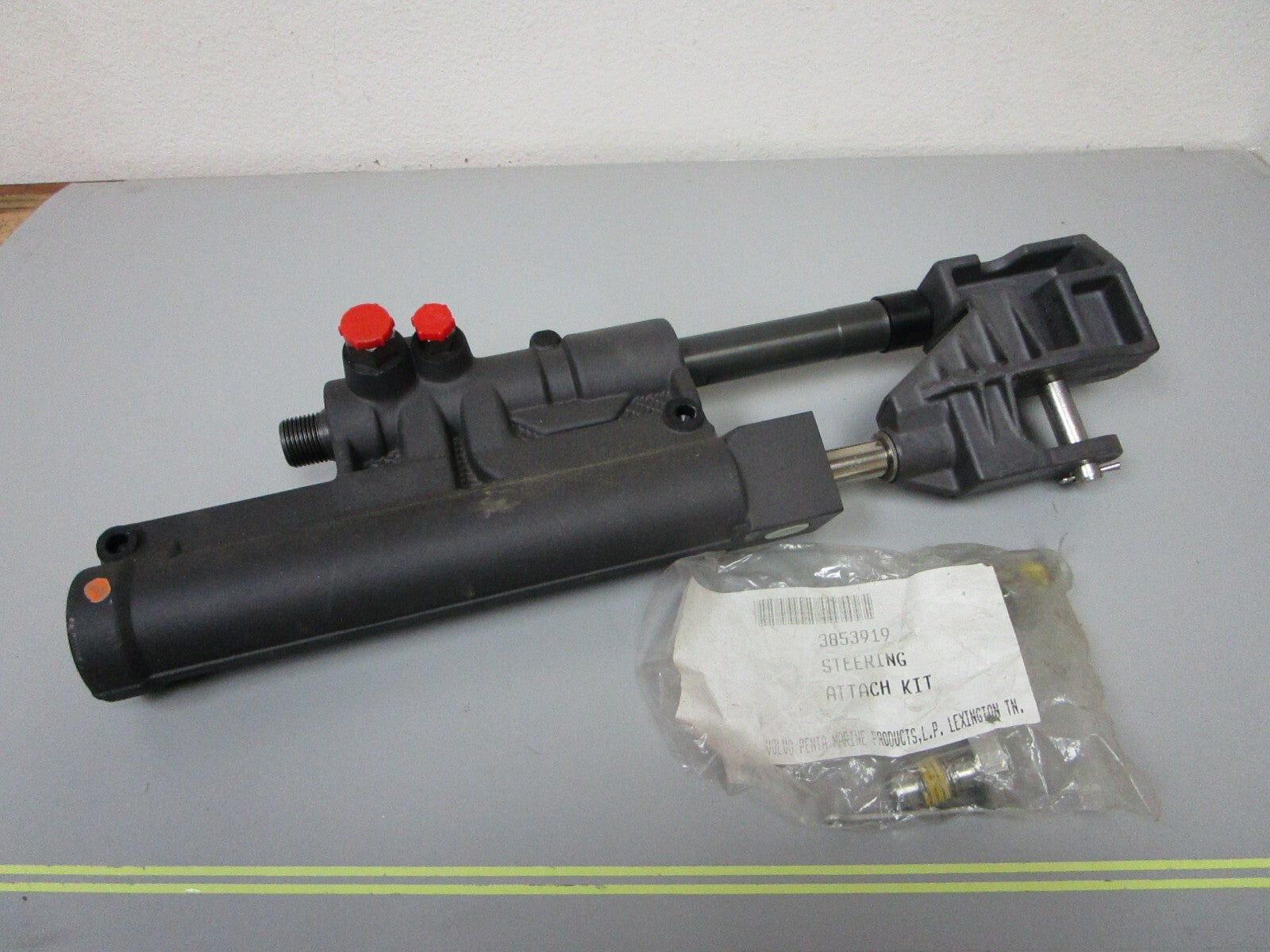 *NEW OEM* 0720 Volvo Penta Power Steering Actuator 3858128 21910902