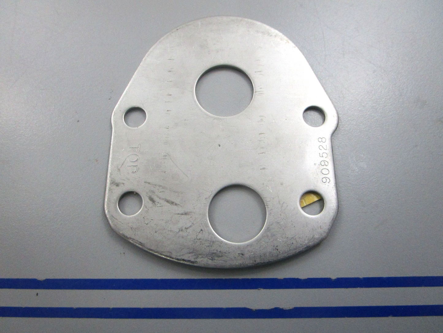 NEW OEM 909528 0909528 OMC Johnson Evinrude Plate 0810