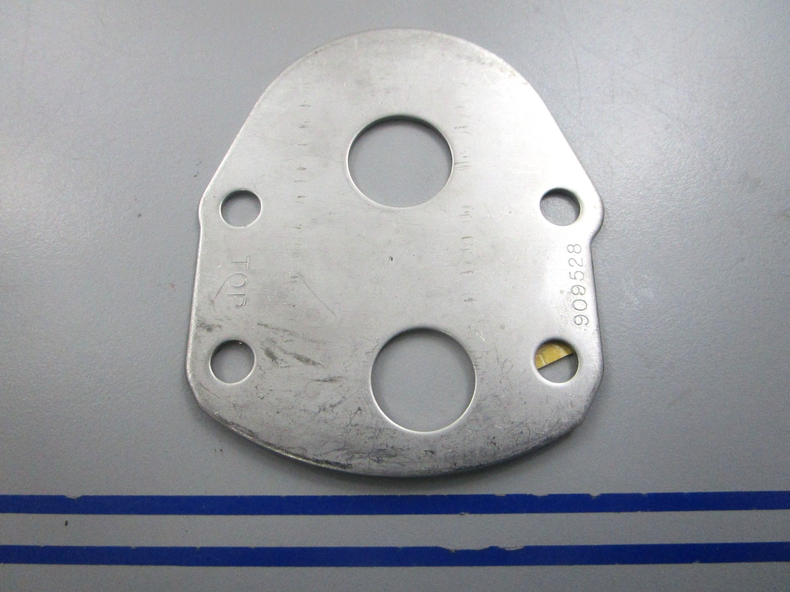 NEW OEM 909528 0909528 OMC Johnson Evinrude Plate 0810