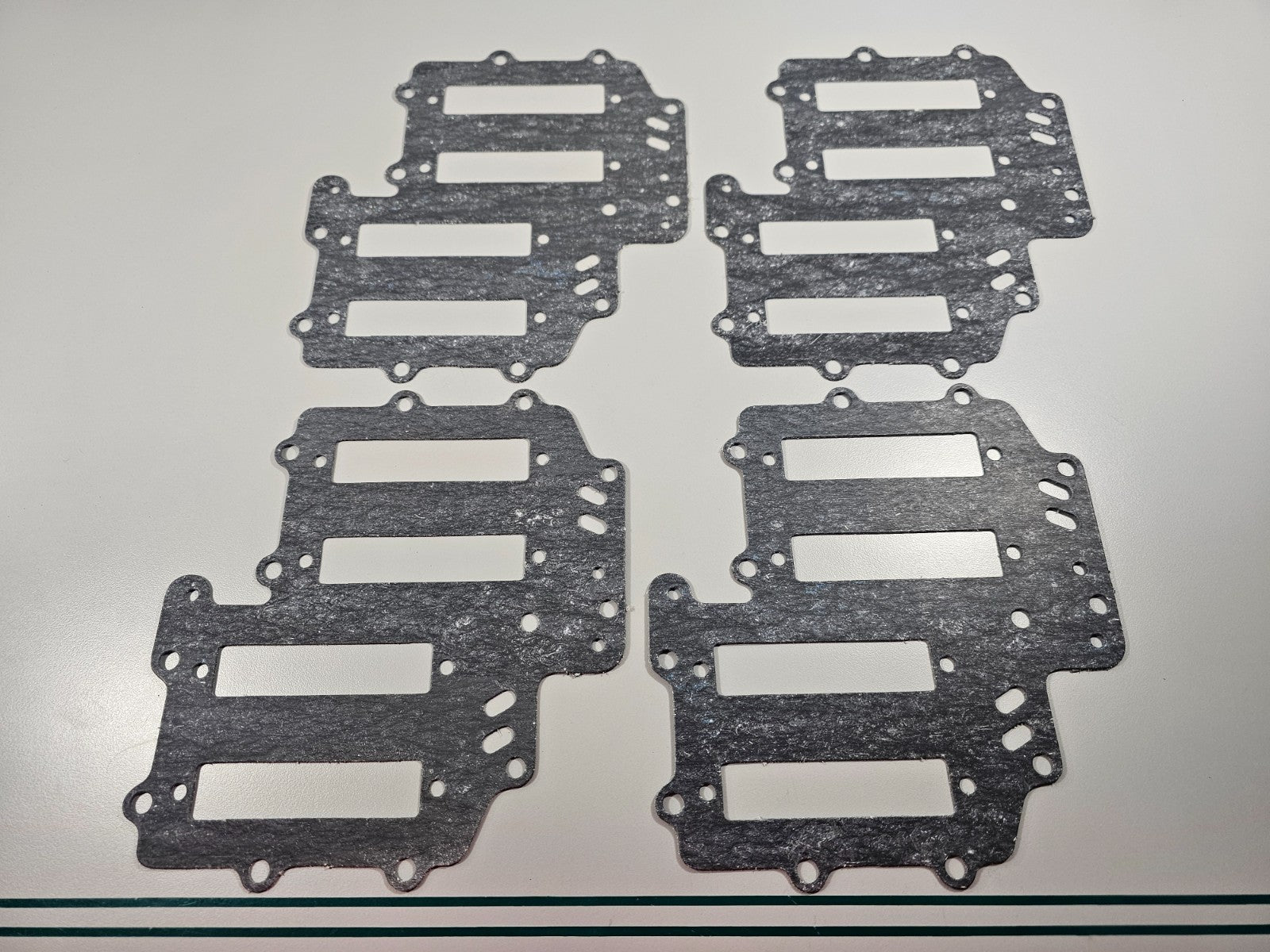 NEW OEM (LOT OF 4) 307131 0307131 OMC Johnson Evinrude Gasket 0810