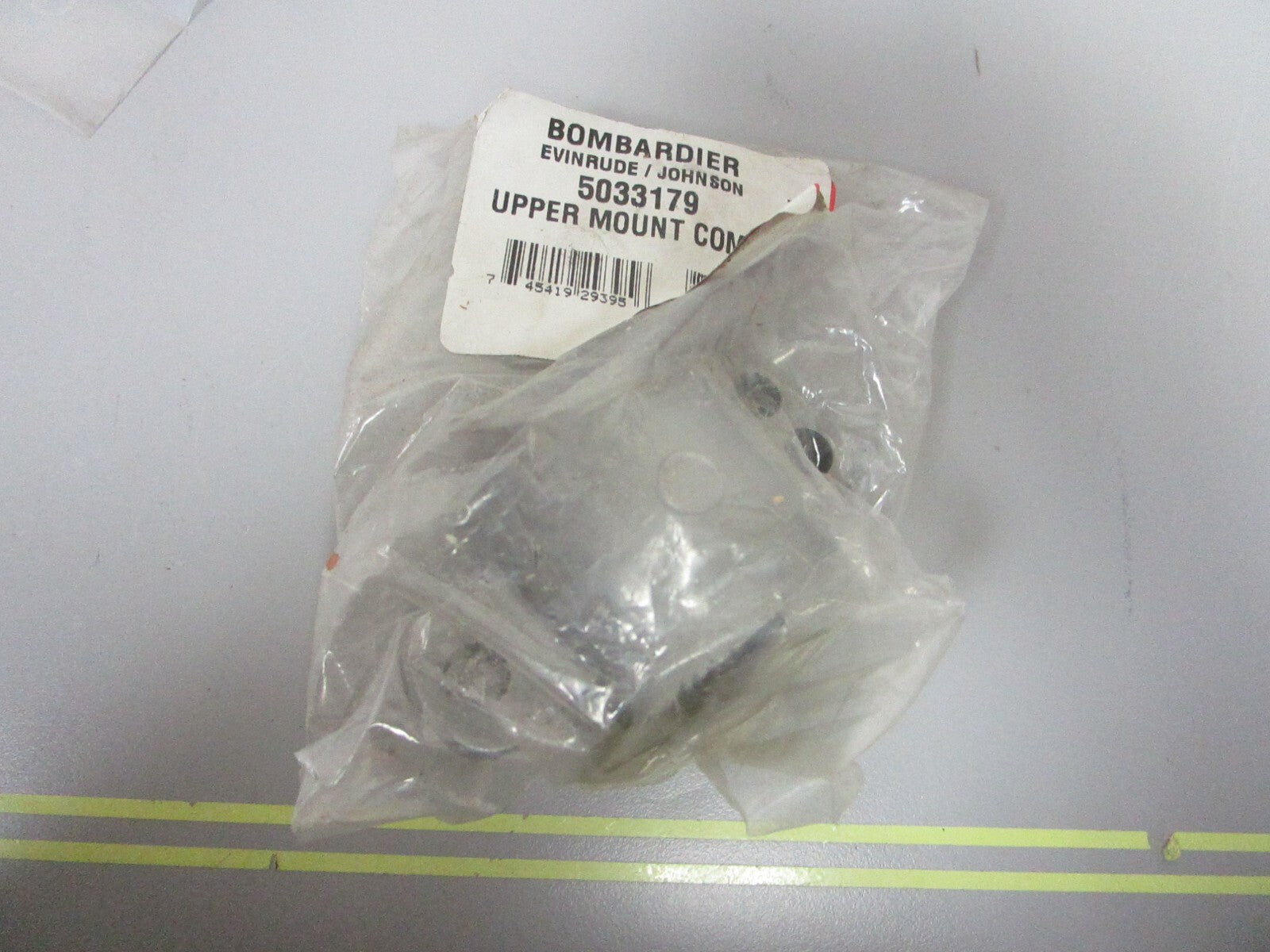 *NEW OEM* 0720 OMC Johnson Evinrude Upper Mount 5033179