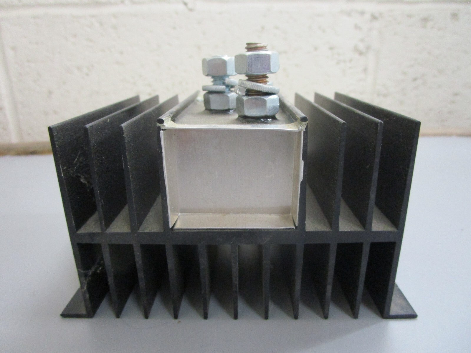 *NEW* 0820 Guest Battery Isolator 2401