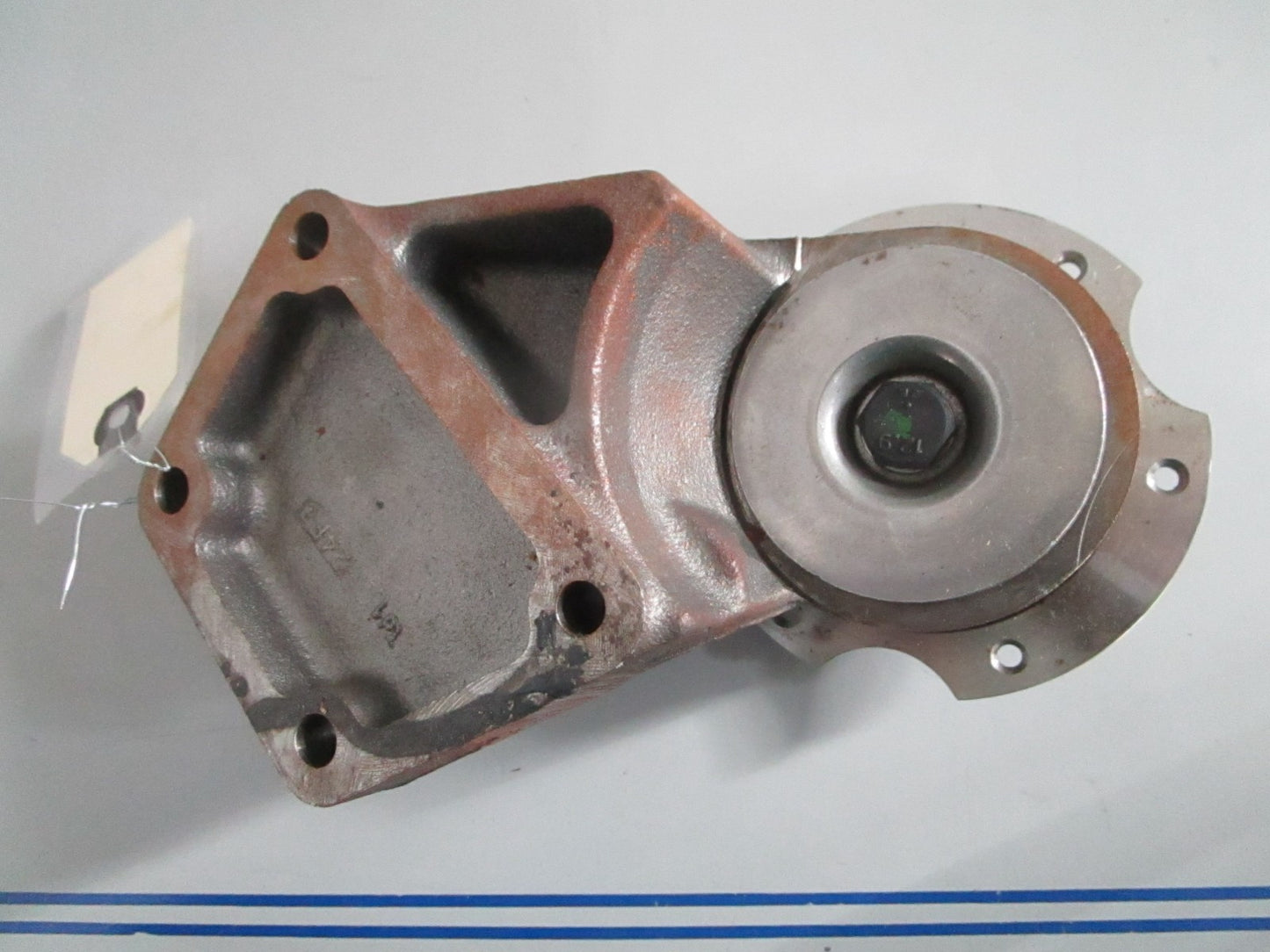 NEW OEM 3968955 3968956 Cummins Fan Support 0820