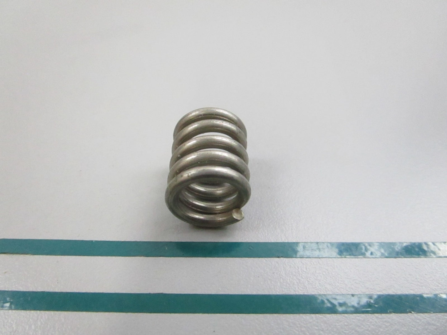 NEW OEM 90501-23215 Yamaha Compression Spring 0810