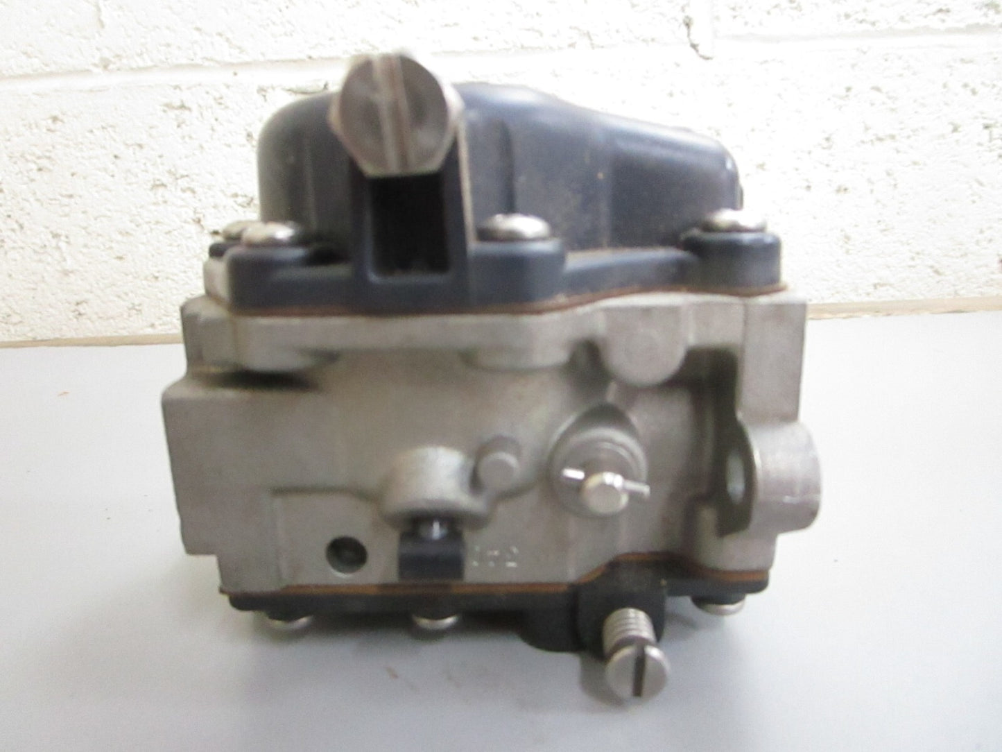 *NEW OEM* 0820 OMC Johnson Evinrude Carburetor Assy 436779 0436779
