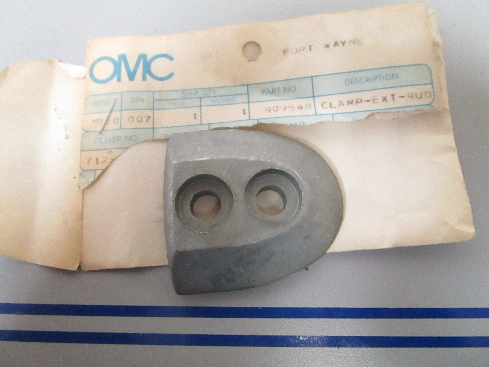 NEW OEM 909548 0909548 OMC Johnson Evinrude Rudder Clamp 0810