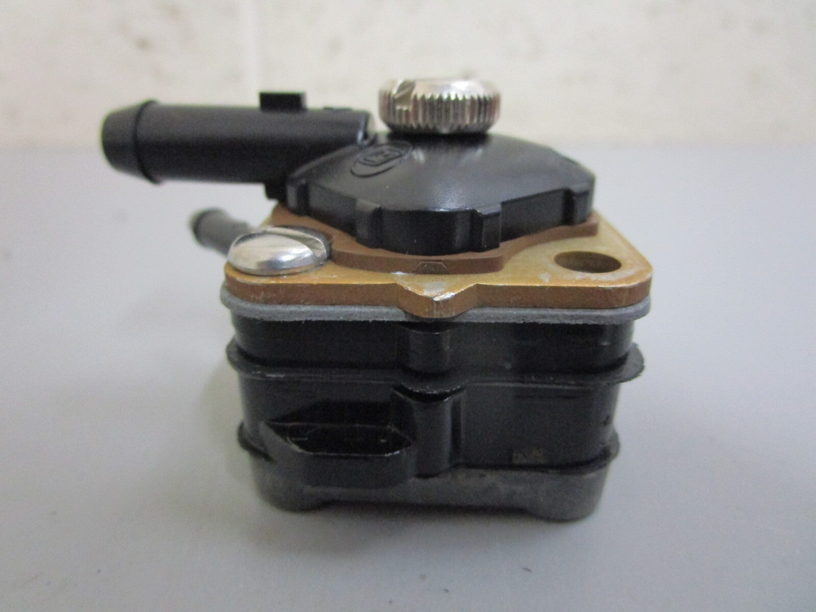 *NEW OEM* 0820 OMC Johnson Evinrude Fuel Pump Ay 397727 0397727