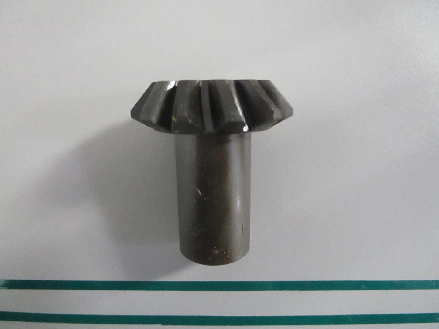 NEW OEM 308617 0308617 OMC Johnson Evinrude 12T Pinion Gear 0820