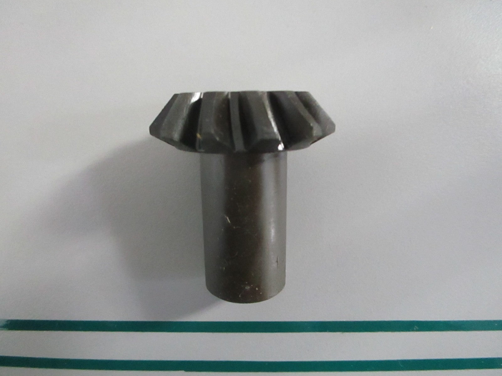 NEW OEM 308617 0308617 OMC Johnson Evinrude 12T Pinion Gear 0820