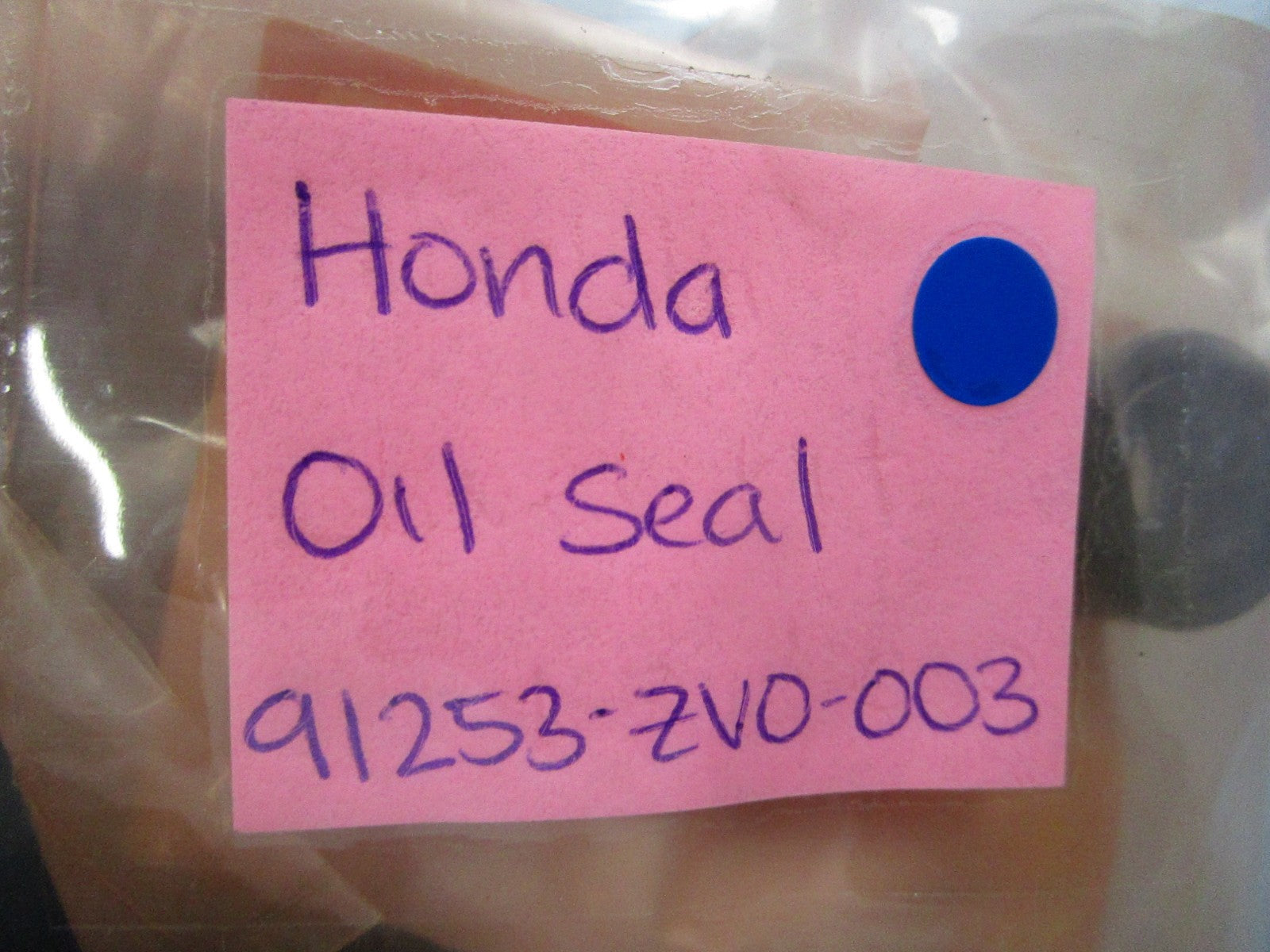 NEW OEM 91253-ZV0-003 Honda Oil Seal 0810