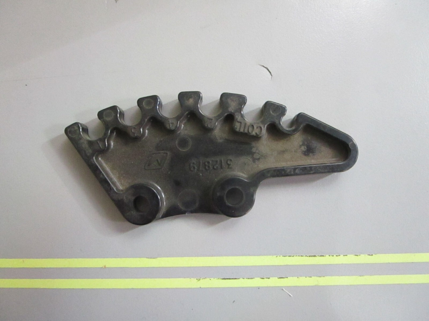 *NEW OEM* 0810 OMC Johnson Evinrude Motor Retainer 312879 0312879