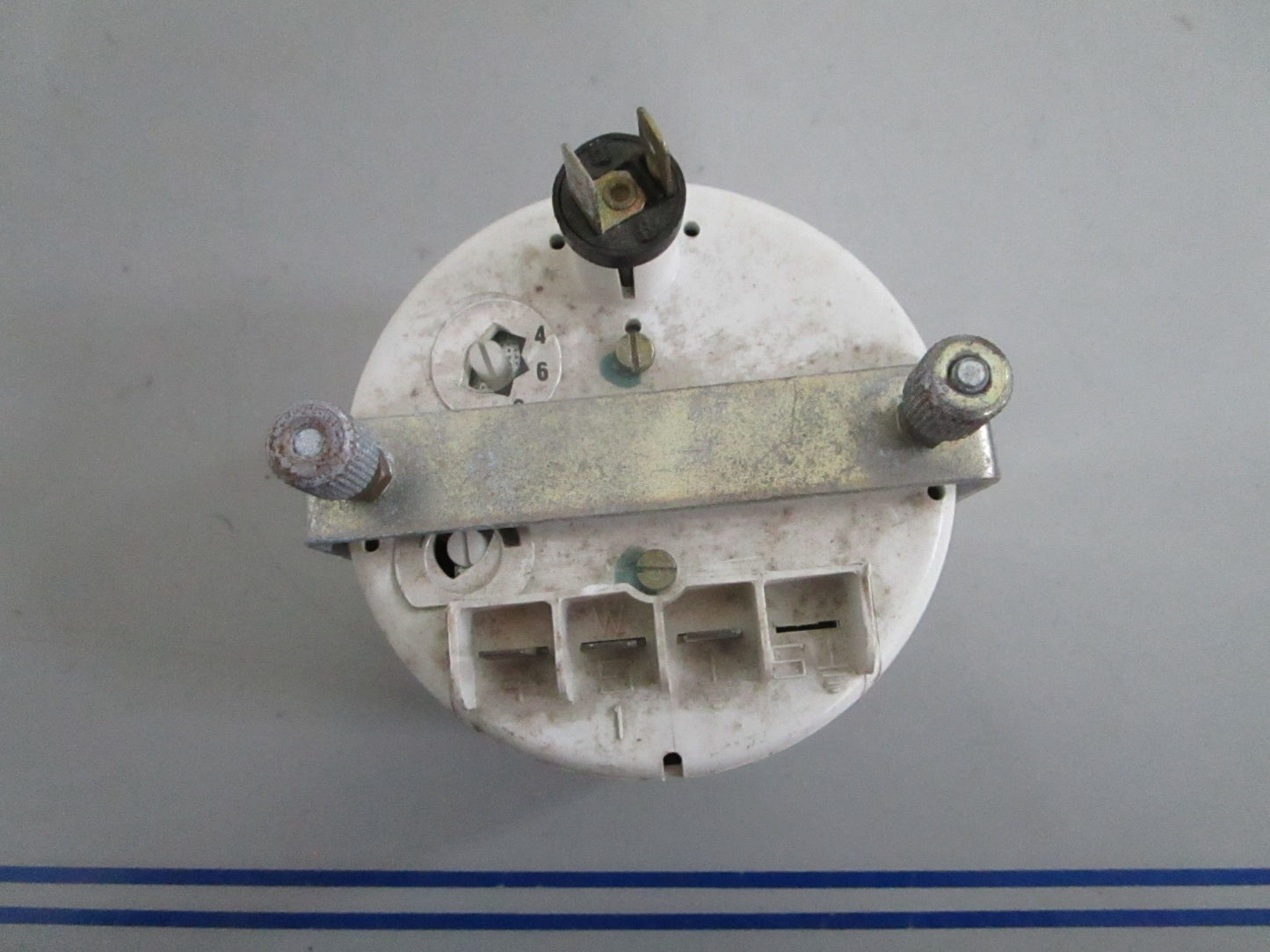 NEW OEM 1211015069A VDO 0-6000RPM Tachometer 0820