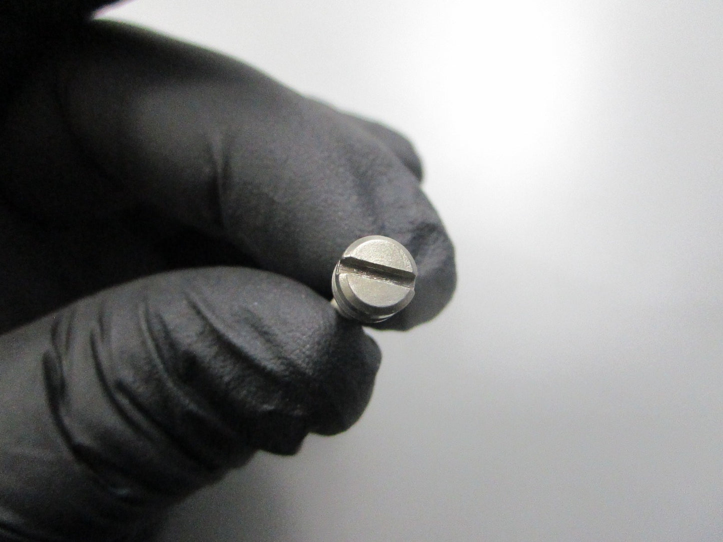 *NEW OEM* 0810 OMC Johnson Evinrude Needle 335015 0335015