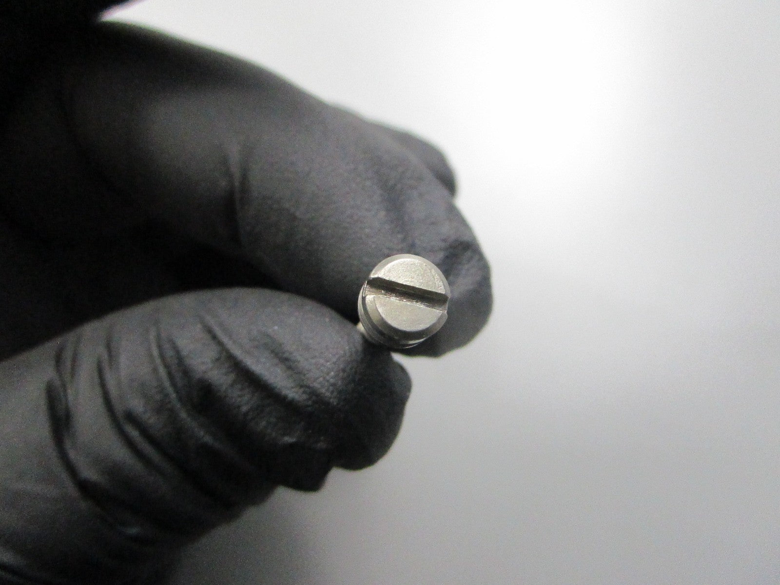 *NEW OEM* 0810 OMC Johnson Evinrude Needle 335015 0335015