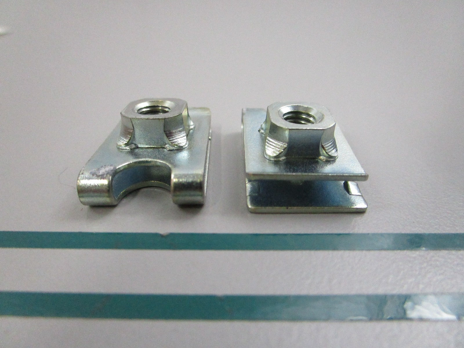 NEW OEM (LOT OF 2) 64527-KT8-710 Honda Clip Nut 0810