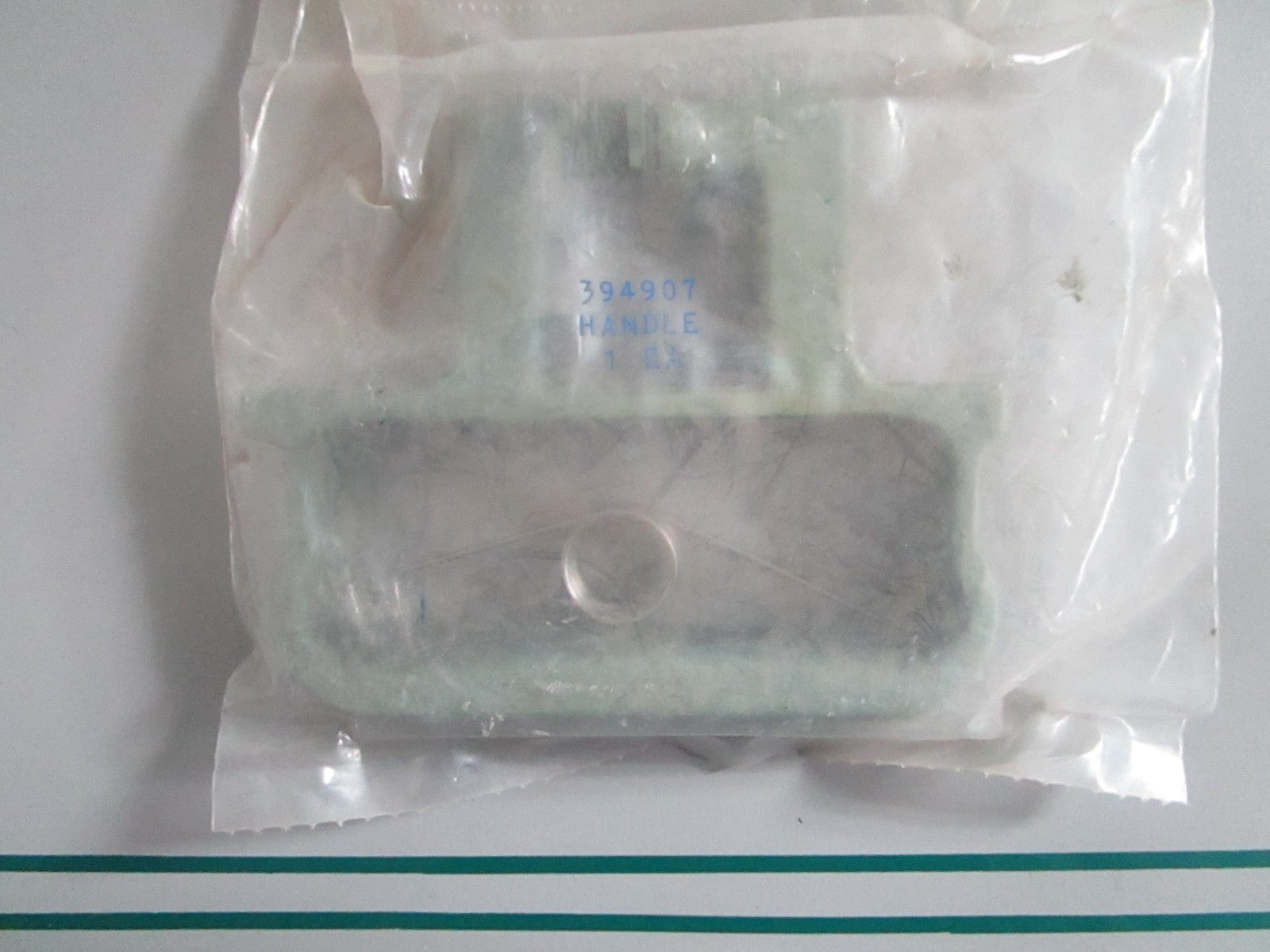 NEW OEM 394907 0394907 OMC Johnson Evinrude Carry Handle & Spring 0820