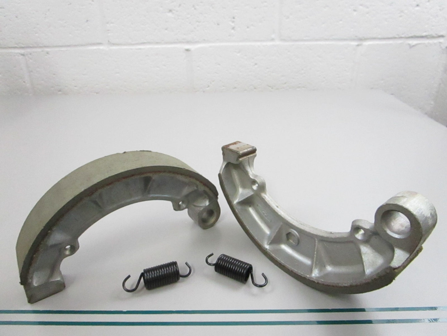 NEW OEM 06430-MM8-881 Honda Brake Shoe Set 0810