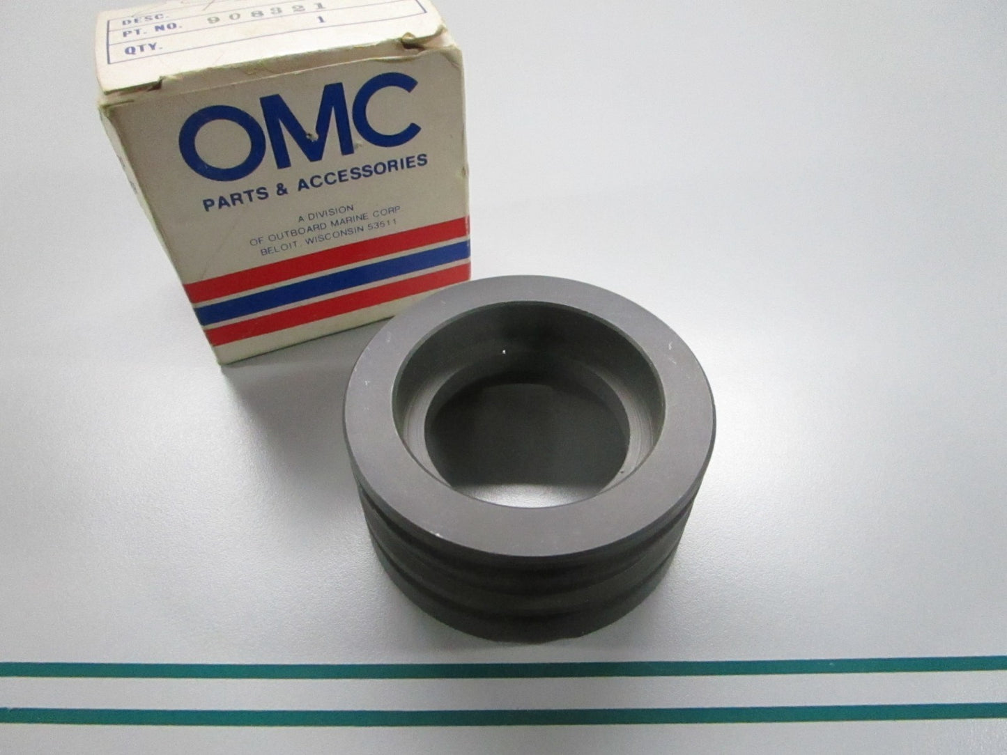 NEW OEM 908321 0908321 OMC Johnson Evinrude Housing Seal 0810
