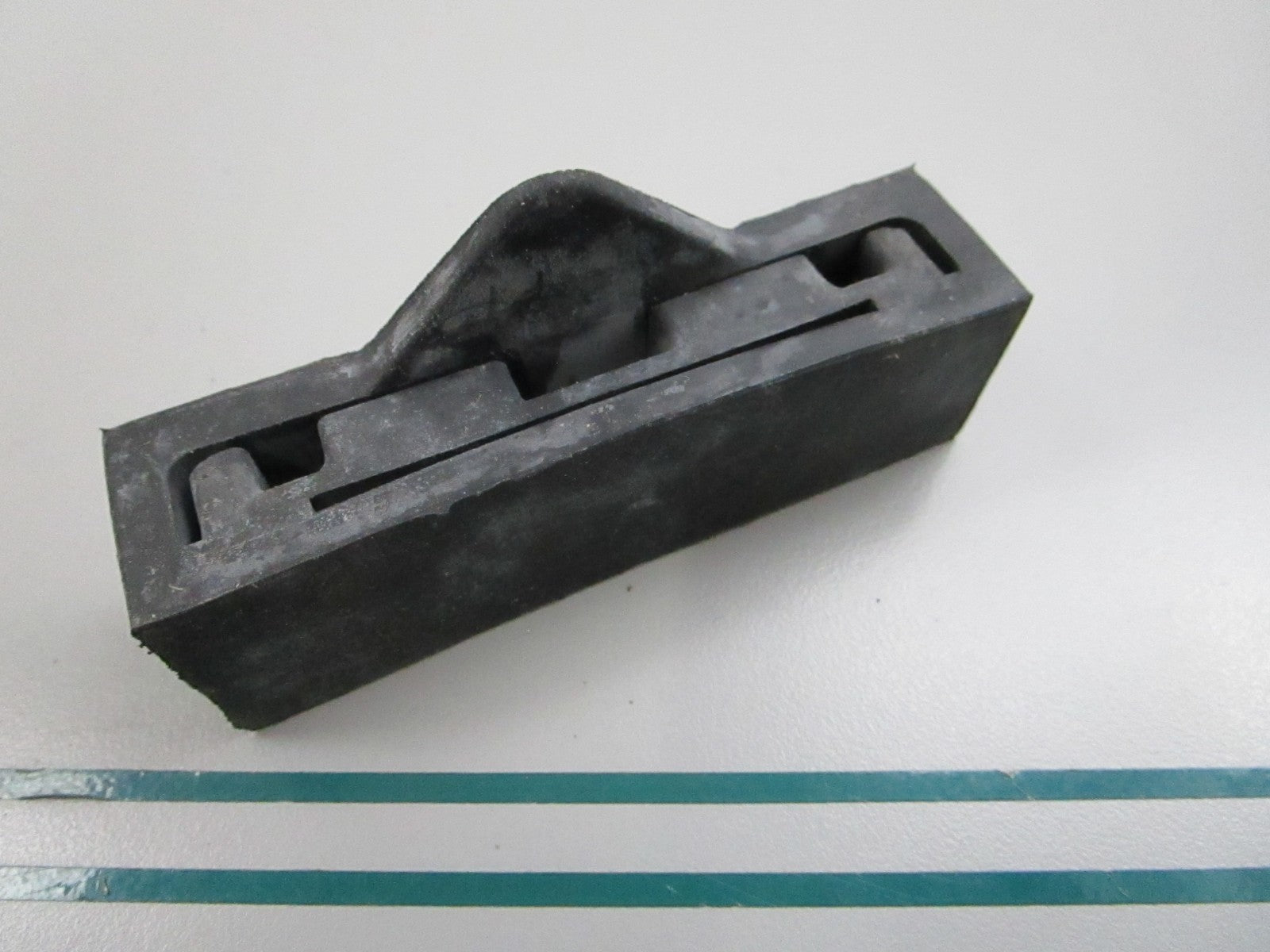 NEW OEM 17613-288-000 Honda Rubber Mount 0810