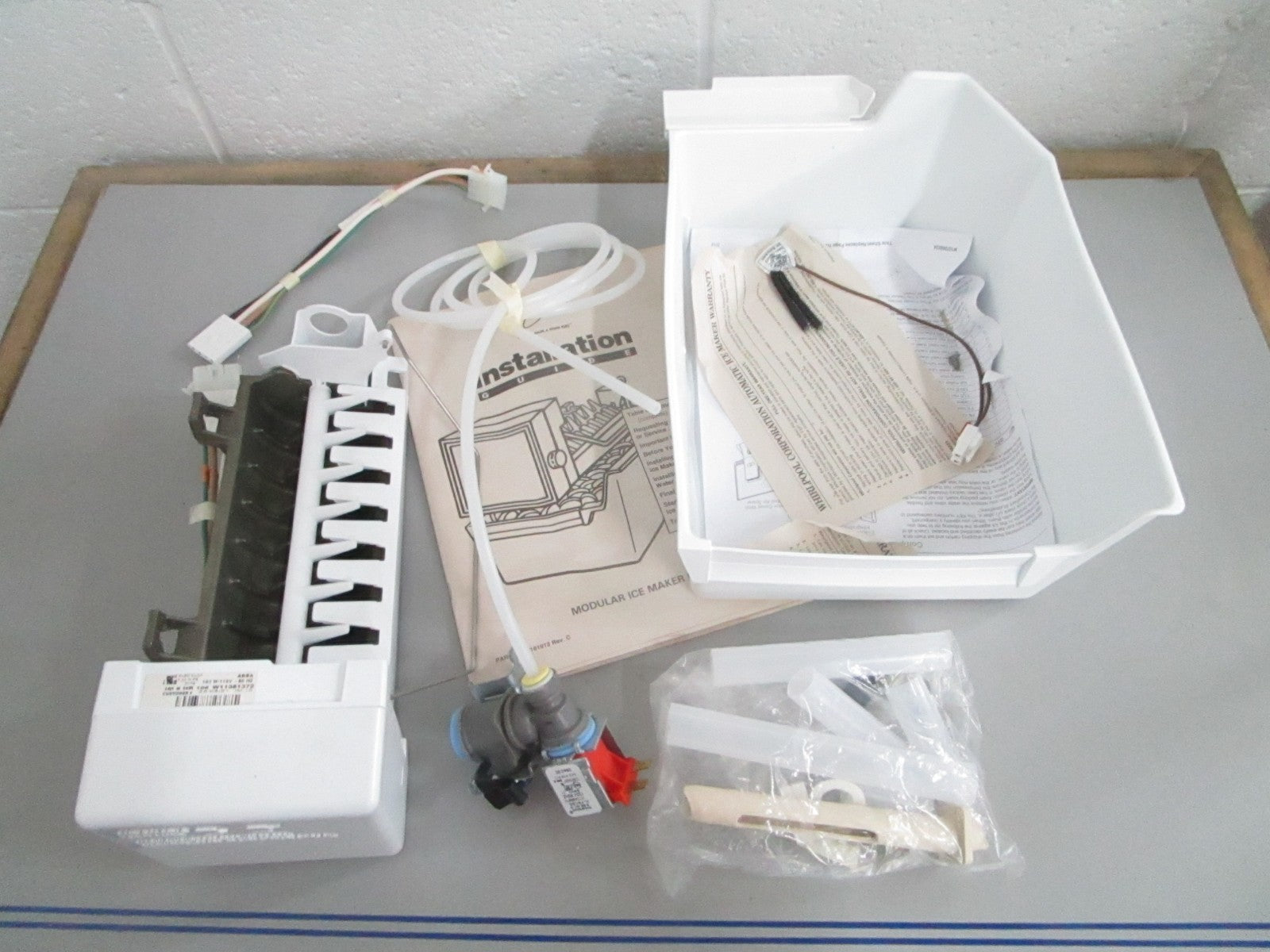 *NEW OEM* 0820 Whirlpool Ice Maker Kit ECKMF95