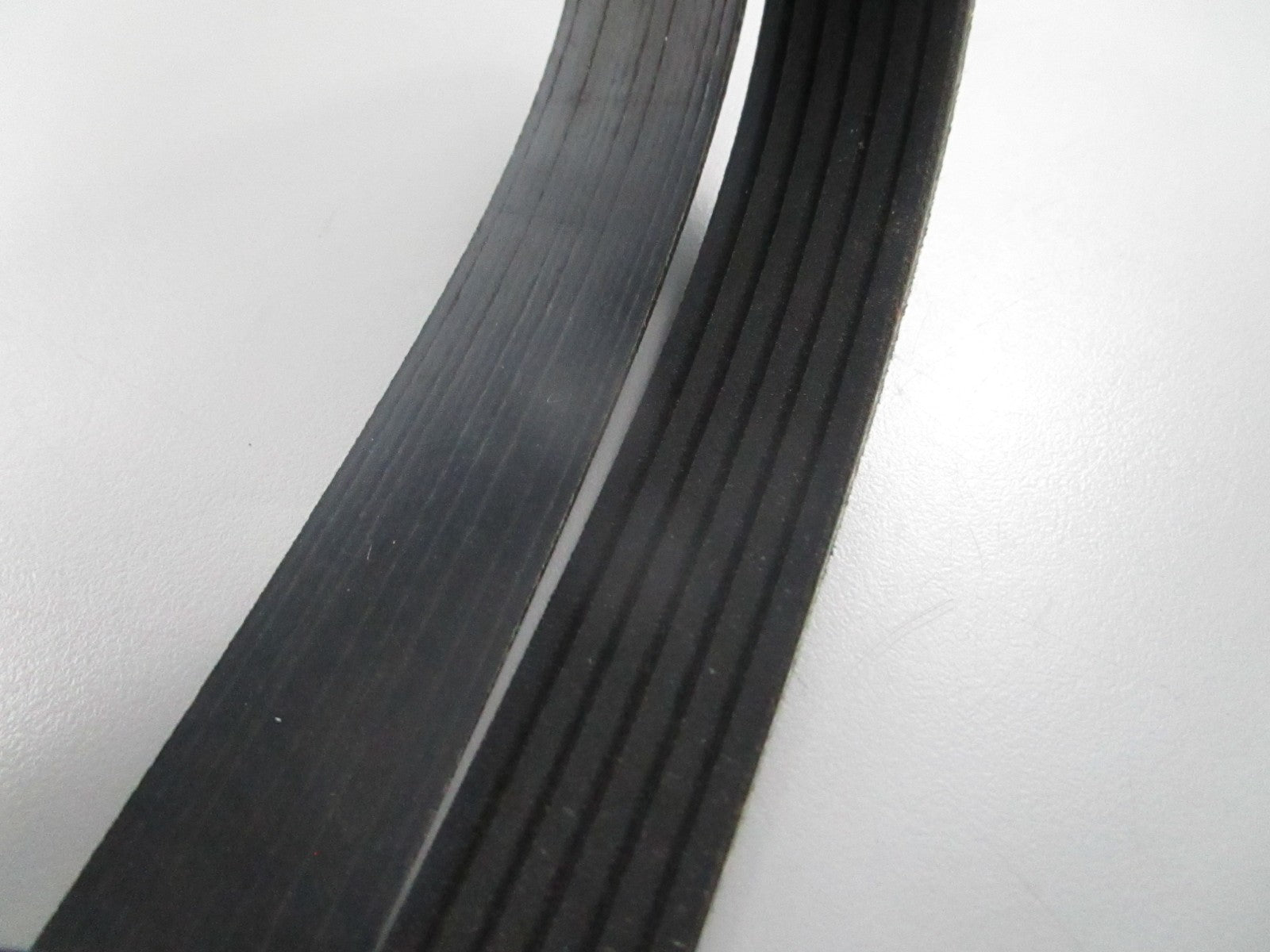 NEW K060468 Gates Micro-V Serpentine Belt 0810