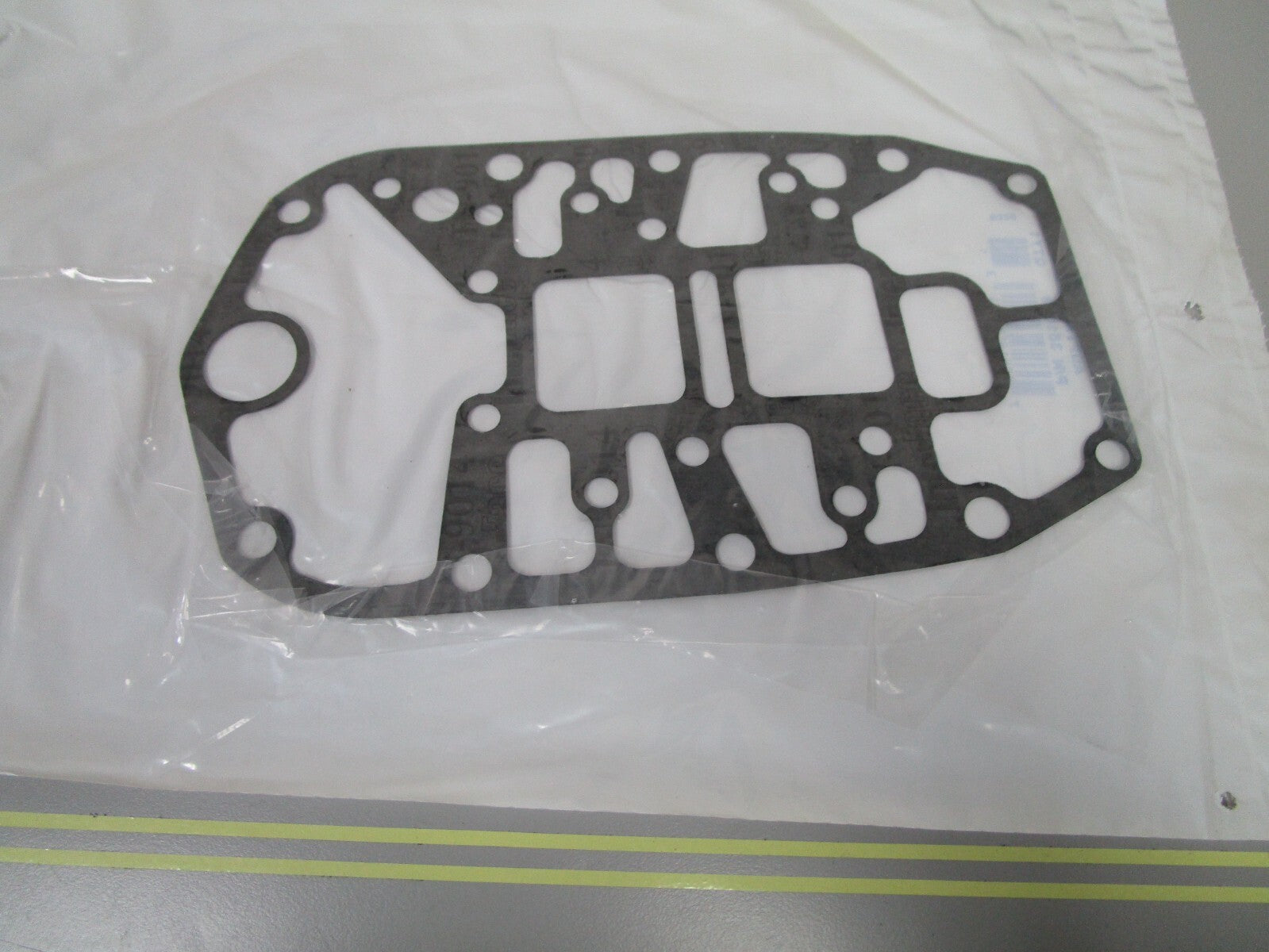 *NEW OEM* 0810 OMC Johnson Evinrude Housing Gasket Adapter 351019 0351019