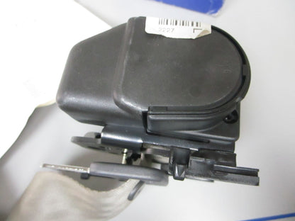 NEW OEM 30631112 Volvo Penta 2000- 2004 S40 Rear Center Seat Belt 0720
