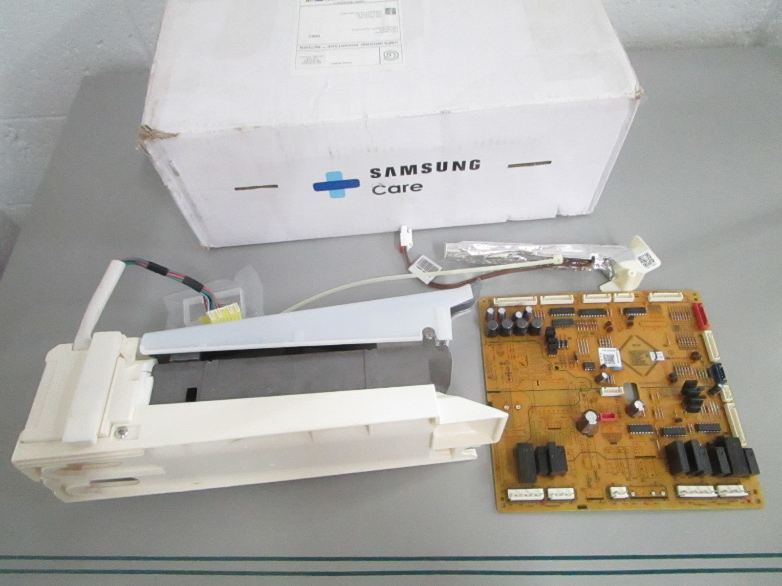 NEW OEM DA82-02675A Samsung Refrigerator Ice Maker Service Kit 0820