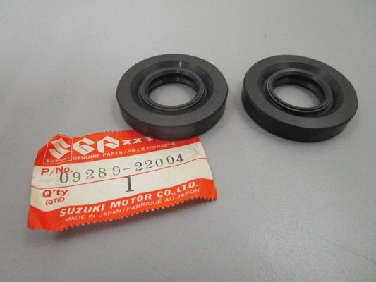 *NEW OEM* (LOT OF 2) 0770 Suzuki Oil Seal 09289-22004