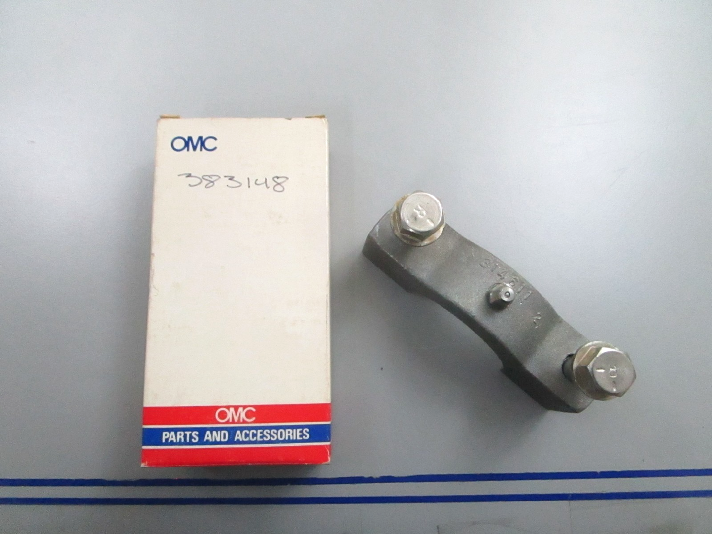 *NEW OEM* 0810 OMC Johnson Evinrude Pivot Cap Assembly 383148 0383148