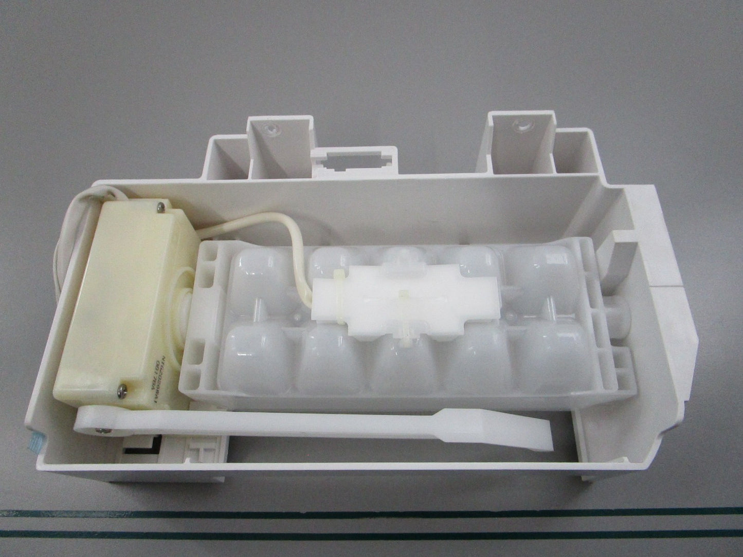 NEW OEM W10873791 Whirlpool Ice Maker Assembly 0810