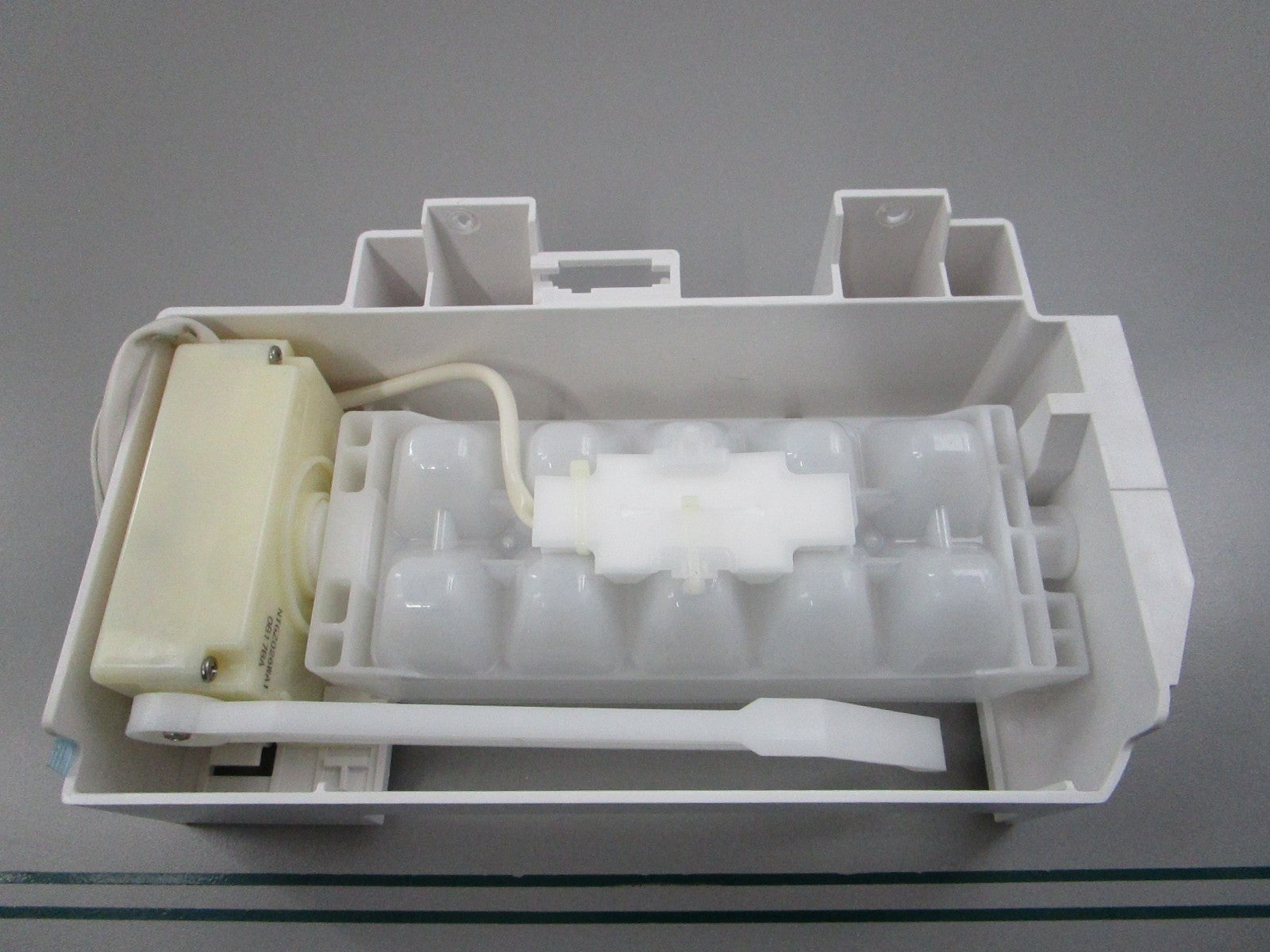 NEW OEM W10873791 Whirlpool Ice Maker Assembly 0810