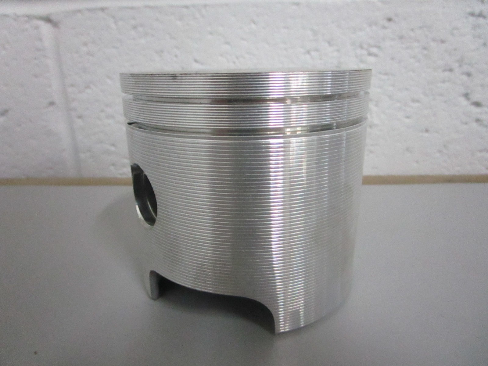 NEW 3011P3 Wiseco Piston kit For: OMC 0820