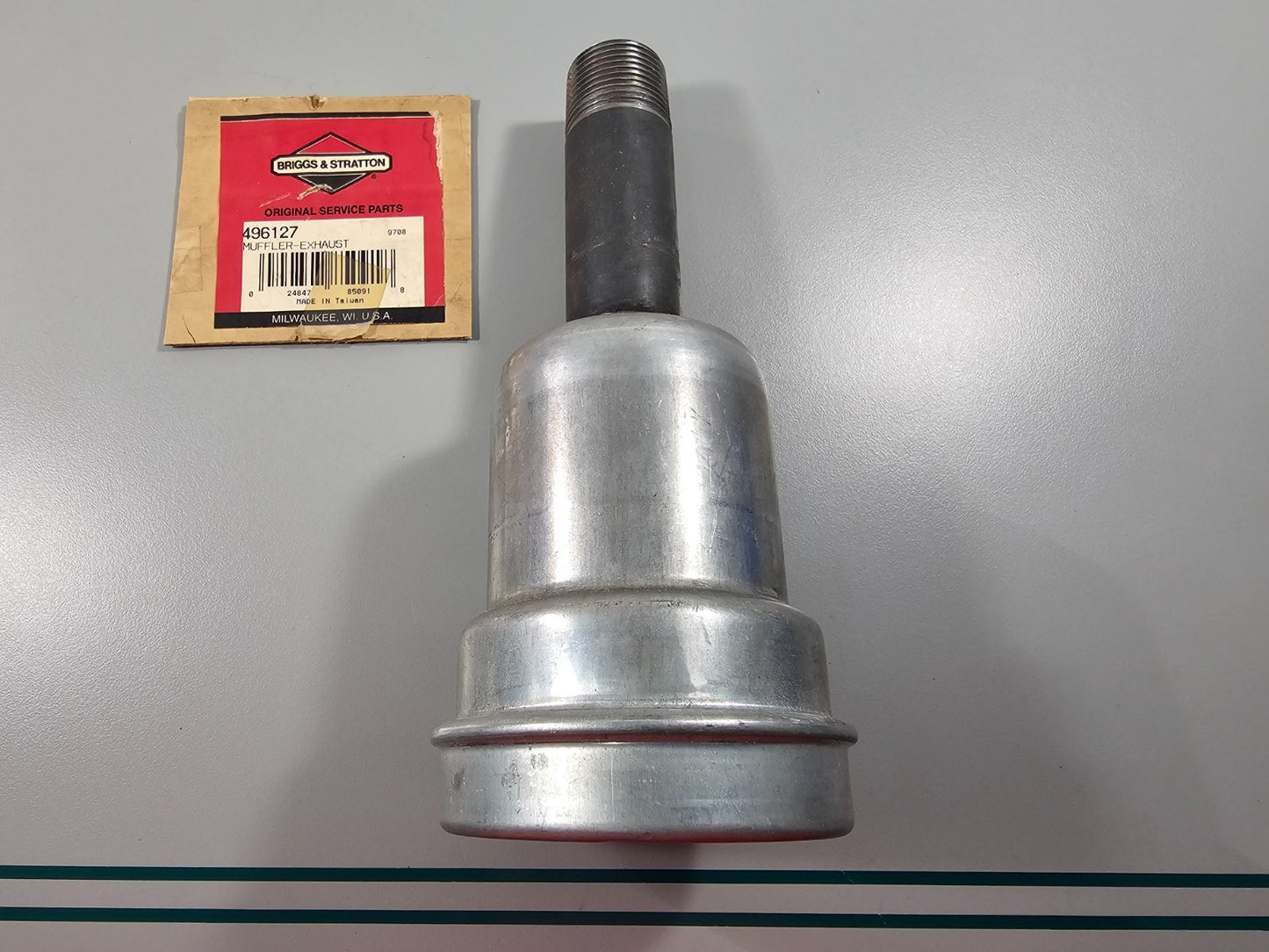 NEW OEM 496127 Briggs & Stratton Exhaust Muffler 0810