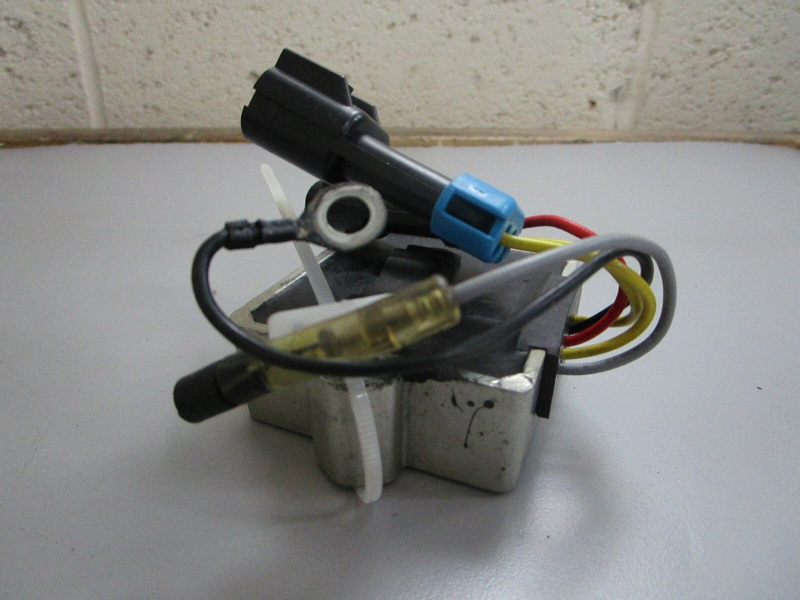 NEW OEM* 0820 Mercury Quicksilver Voltage Regulator 893640T01