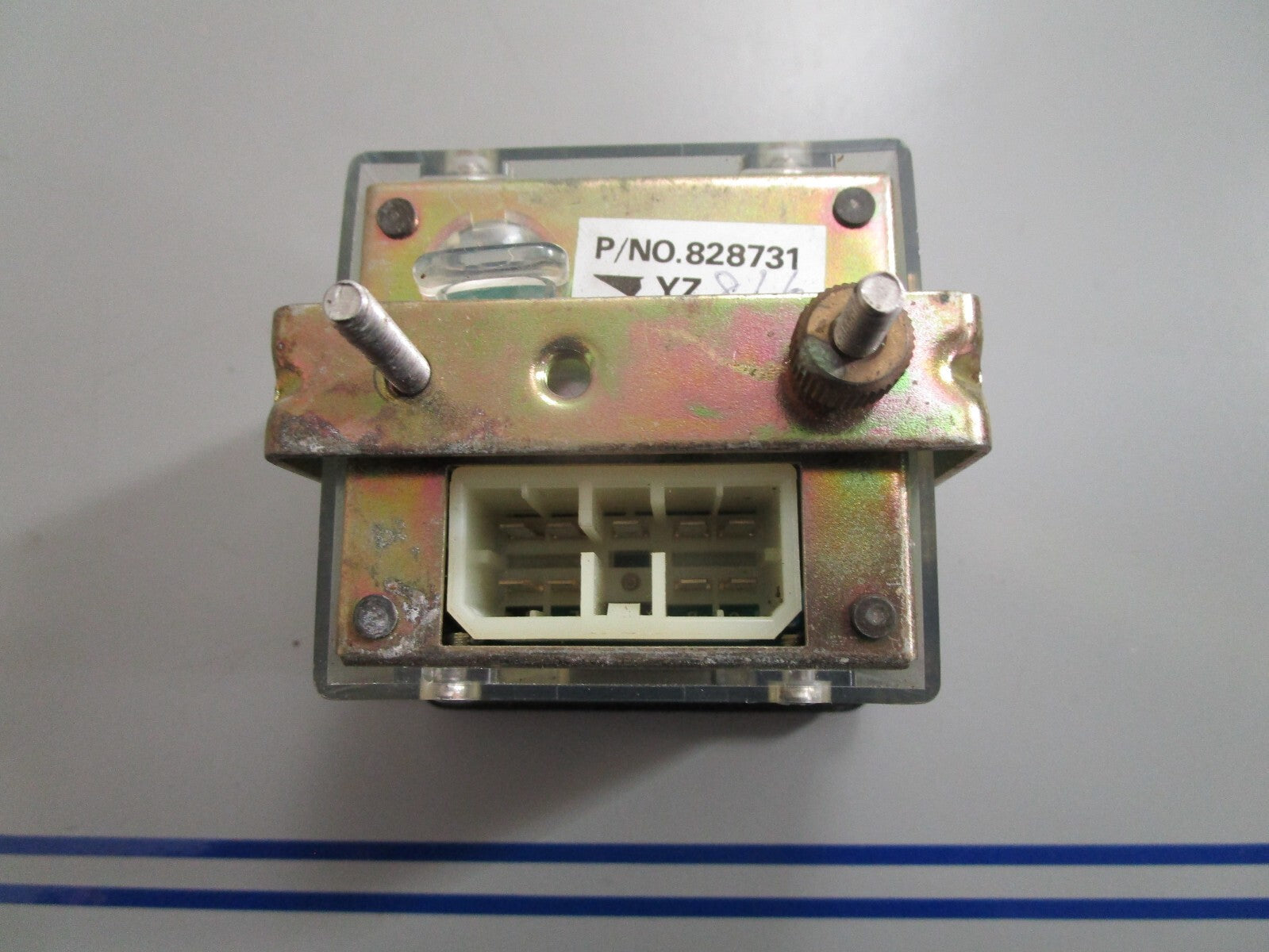 *NEW OEM* 0820 Volvo Penta Square Trim Gauge 828731