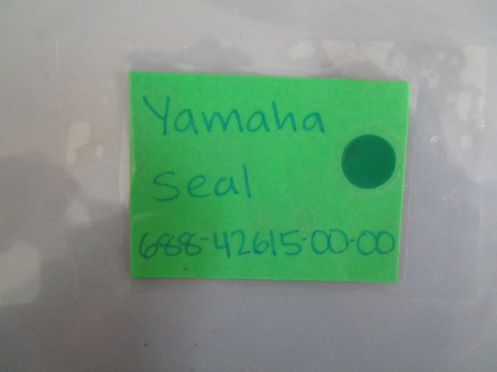 NEW OEM 688-42615-00-00 Yamaha Seal 0820